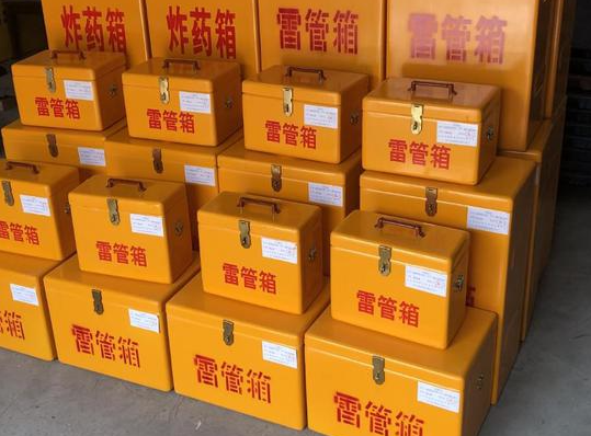 新罗玻璃钢雷管箱的使用寿命一般是多少？